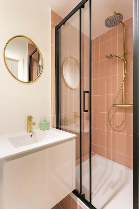 Pink Fairytale-Like Apartment Anvers Extérieur photo