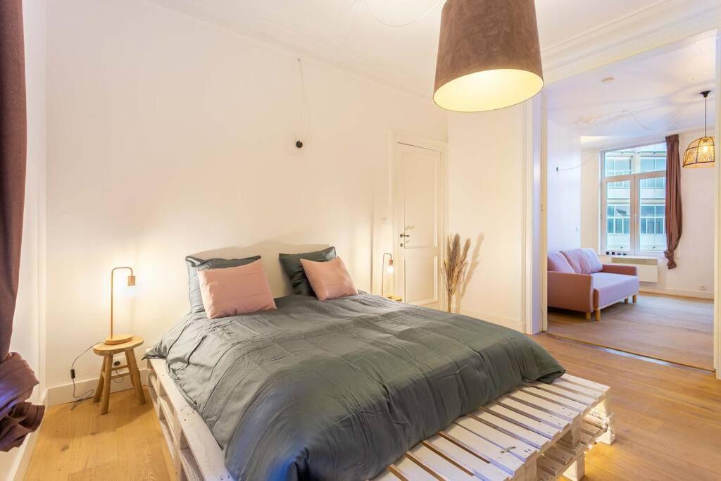 Pink Fairytale-Like Apartment Anvers Extérieur photo