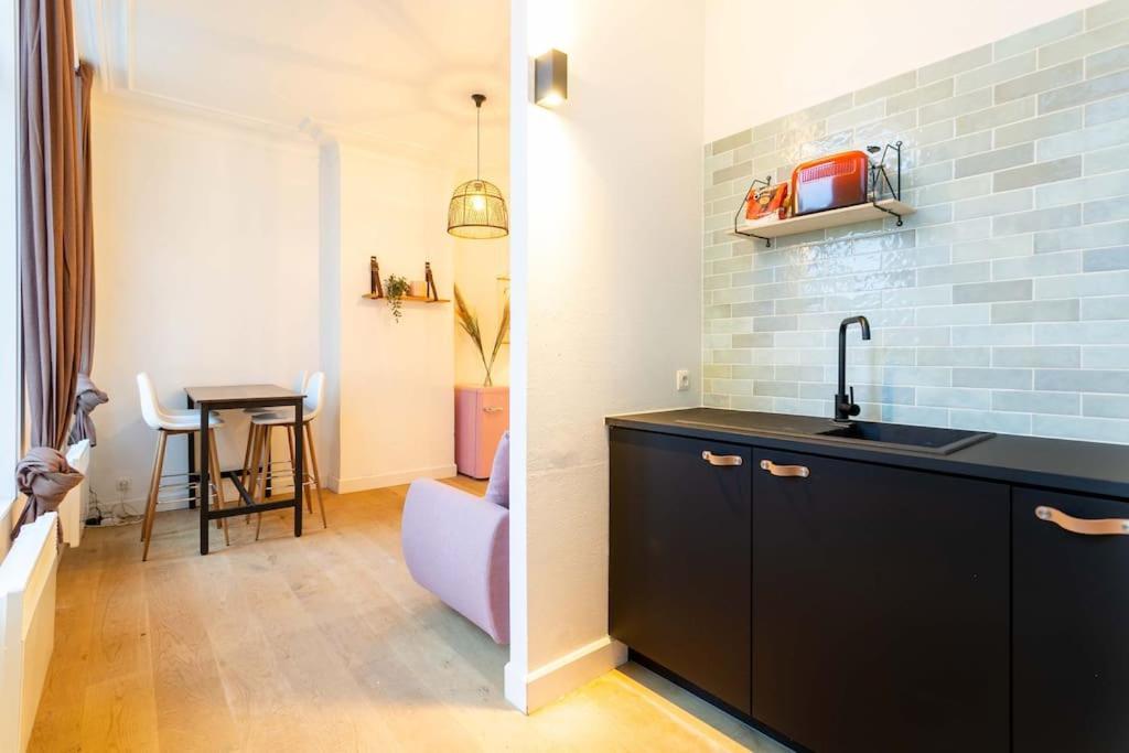 Pink Fairytale-Like Apartment Anvers Extérieur photo
