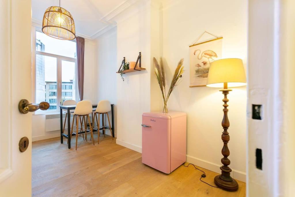 Pink Fairytale-Like Apartment Anvers Extérieur photo